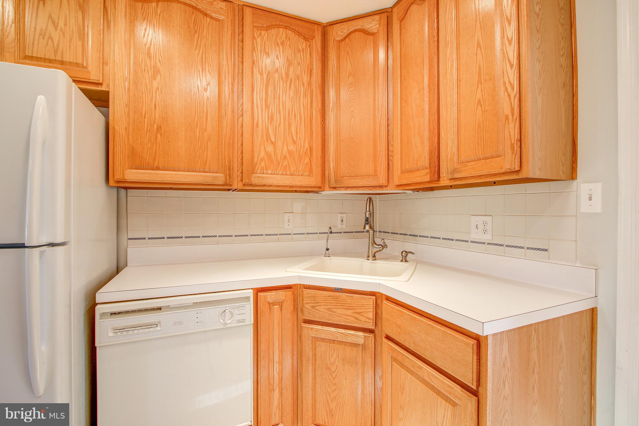 19429 Rena Court Brookeville, MD 20833 - Photo 8 of 36 Kitchen