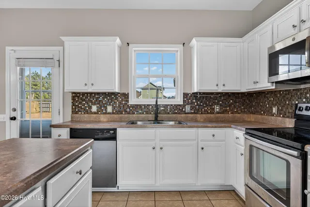 $330,000 | 266 Silver Hills Drive, Jacksonville, NC 28546