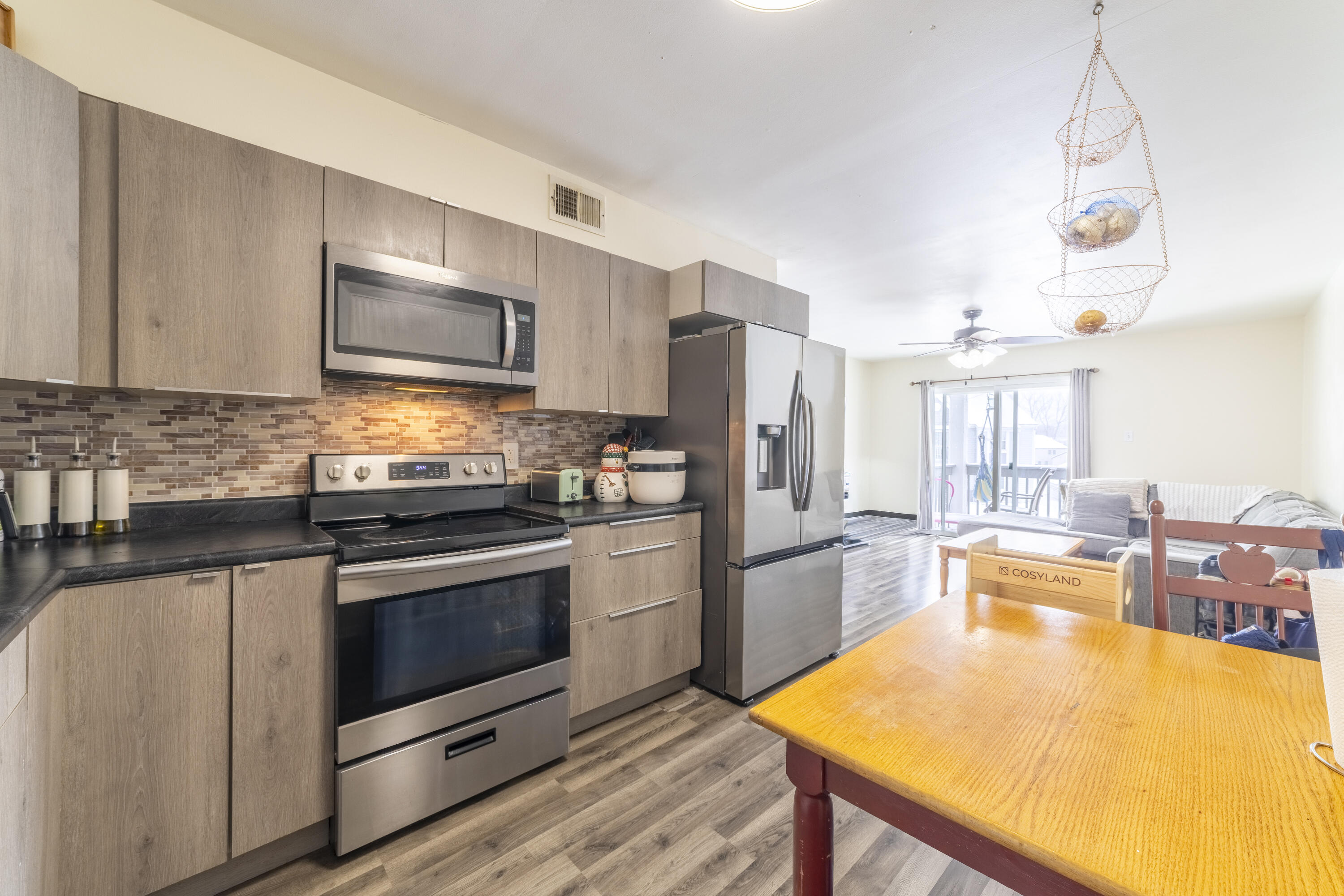 1079 Millpond Road, Unit E Valparaiso, IN 46385 - Photo 7 of 15 3000x2001