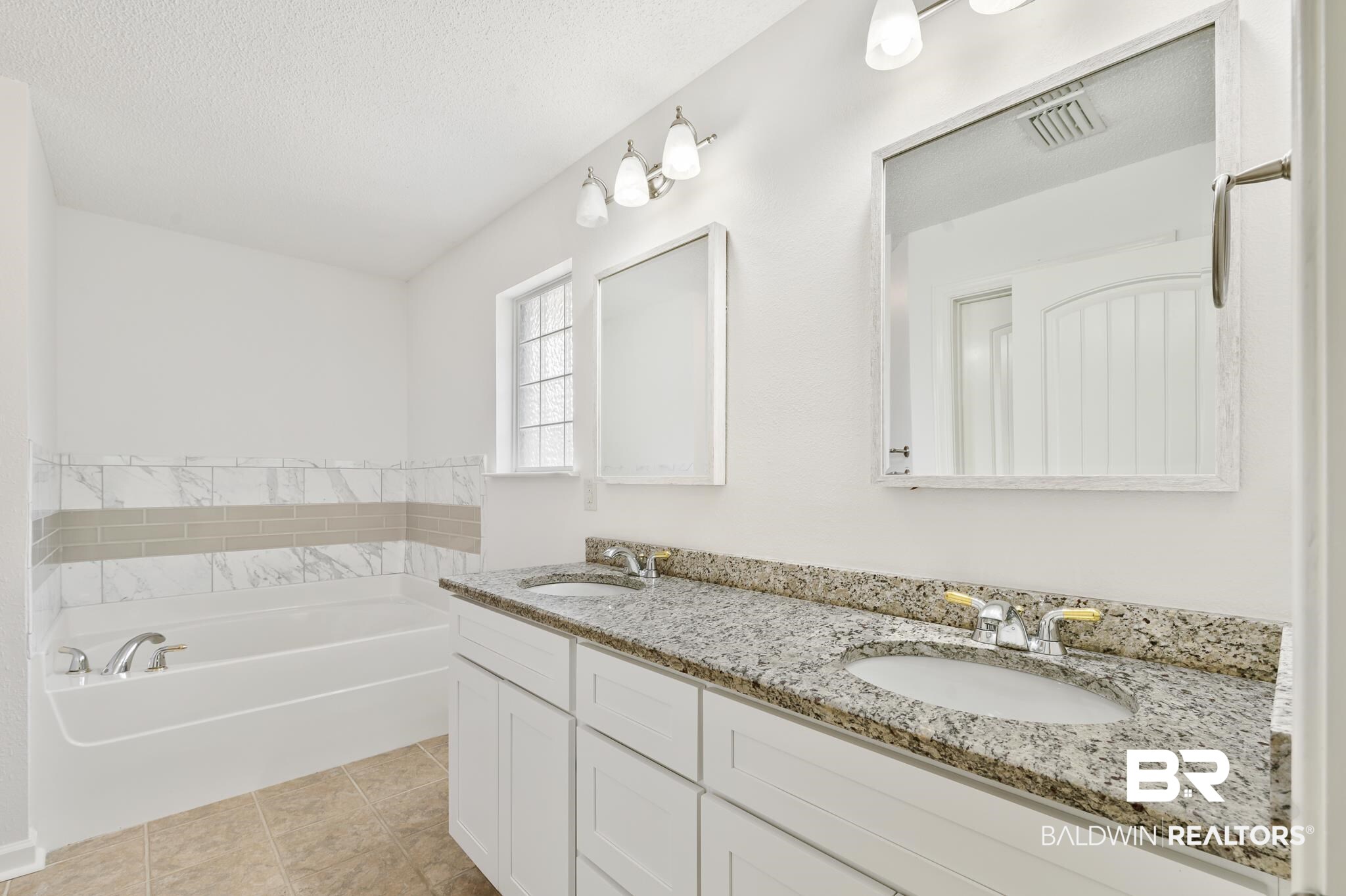 4628 Spinnaker Way Orange Beach, AL 36561 - Photo 11 of 28 Master Bath