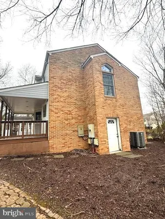 $2,695 | 510 Fairfax Lane, Herndon, VA 20170