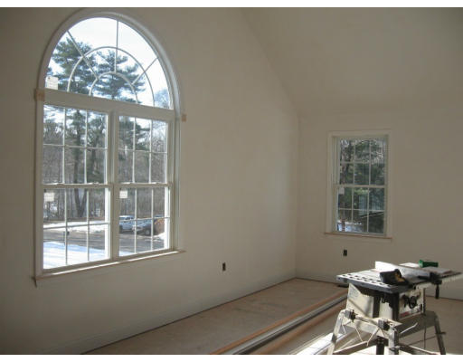209 Crossfield Road Franklin, MA 02038 - Photo 5 of 8 Gallery Image 5