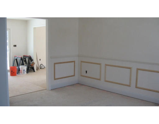 209 Crossfield Road Franklin, MA 02038 - Photo 6 of 8 Gallery Image 6