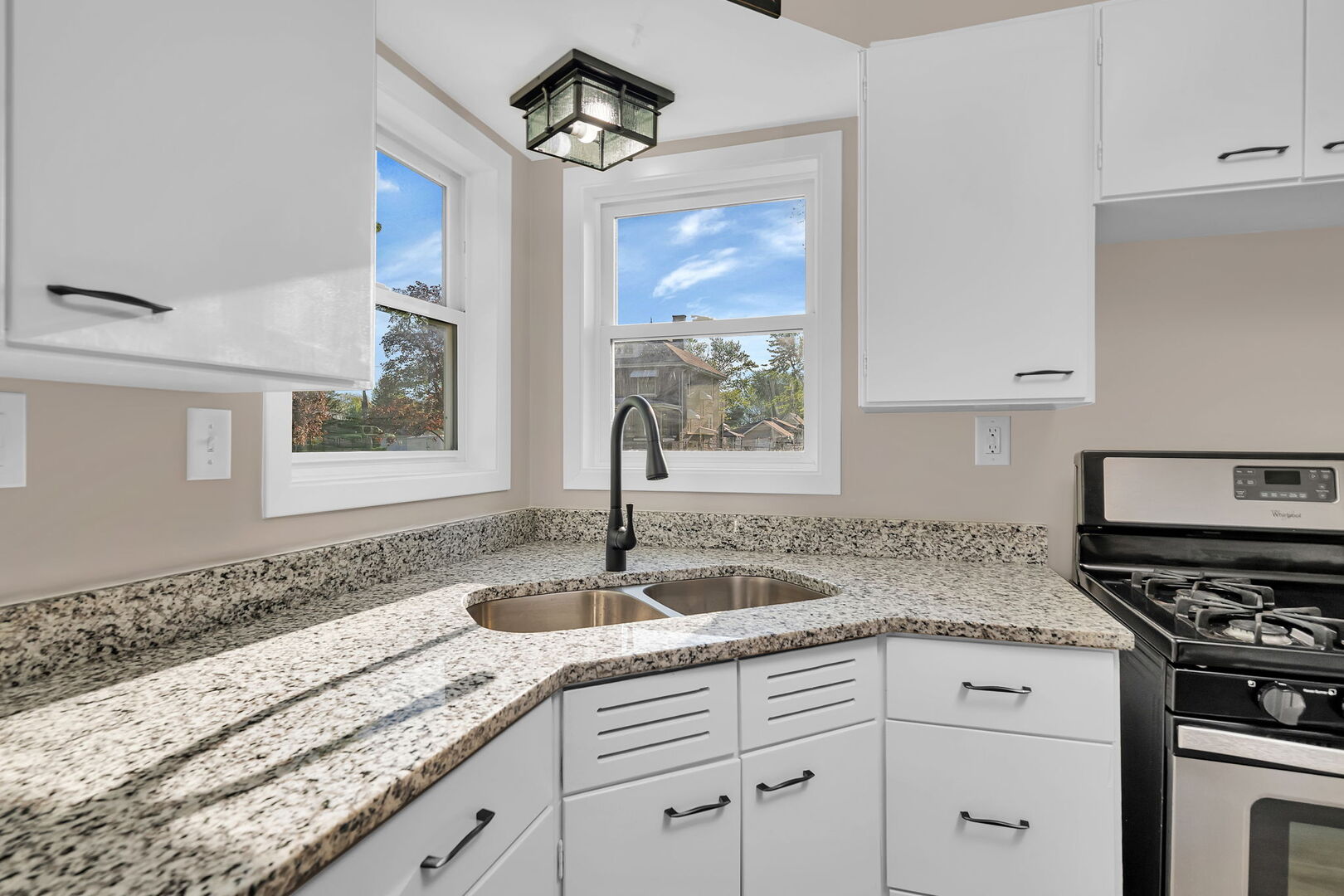303 South Jackson Street Gardner, IL 60424 - Photo 7 of 24