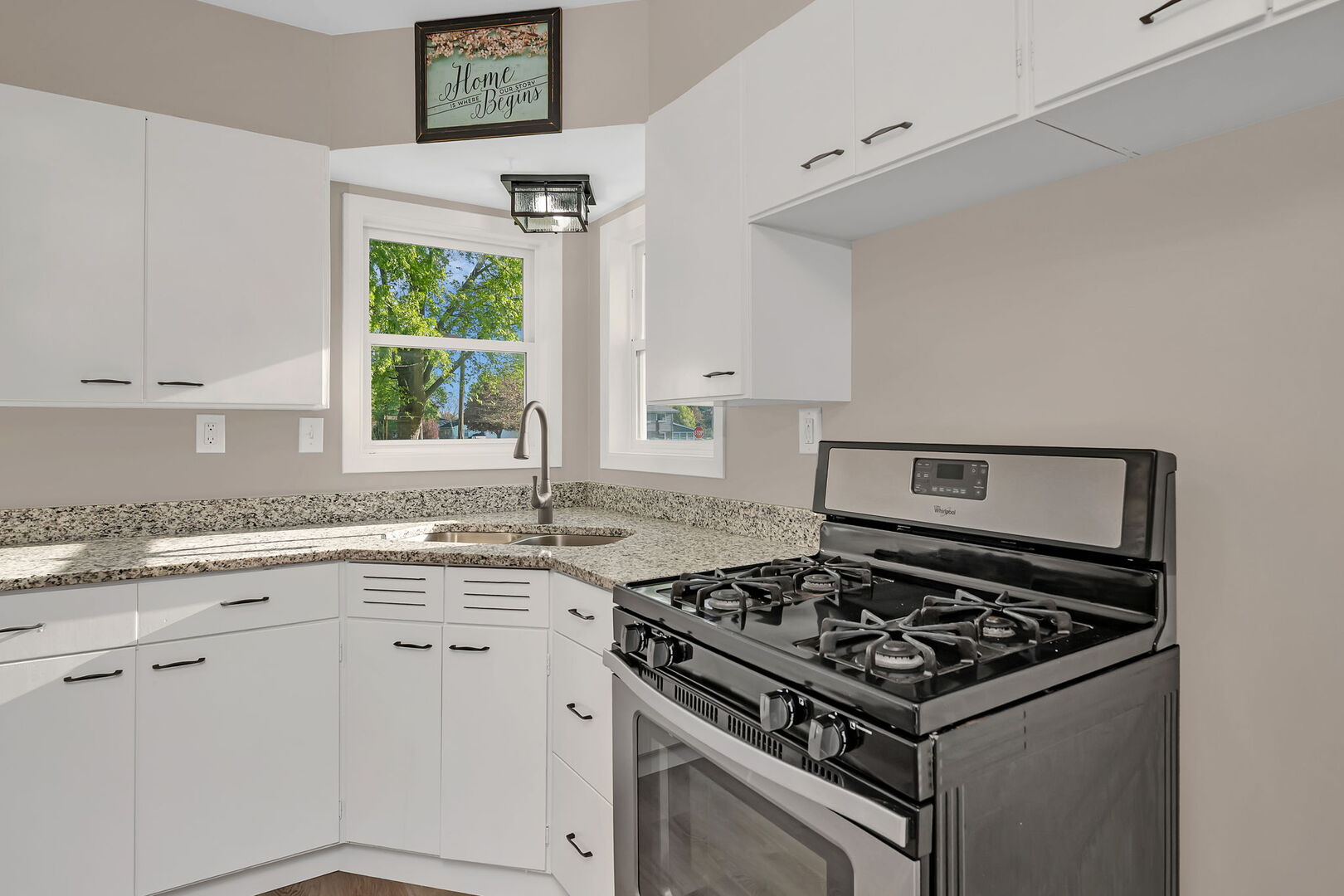 303 South Jackson Street Gardner, IL 60424 - Photo 8 of 24