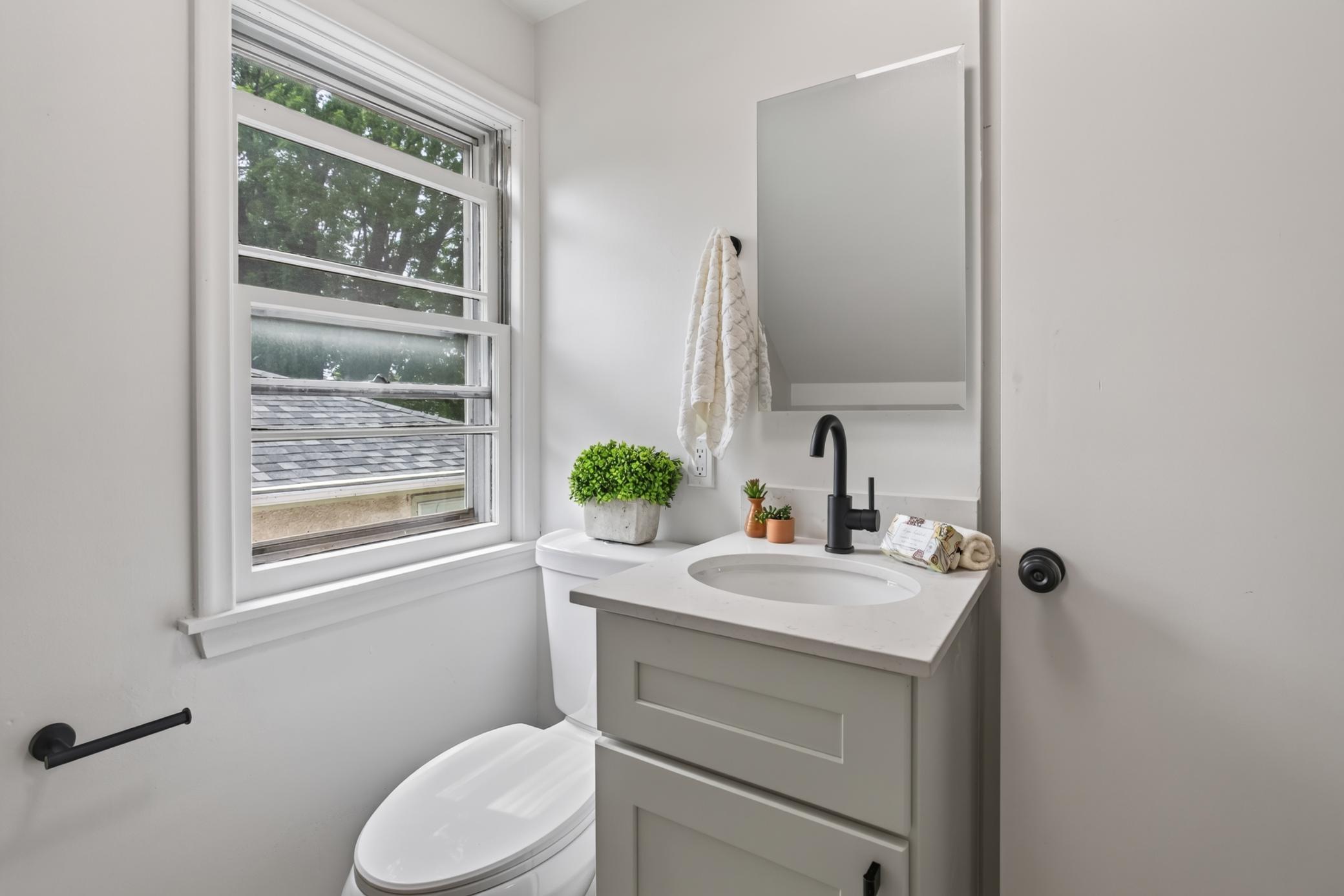 837 McKnight Road North St. Paul, MN 55119 - Photo 12 of 22 Gallery Image 12