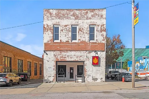 $1,899,000 | 1600 Locust Street, Kansas City, MO 64108