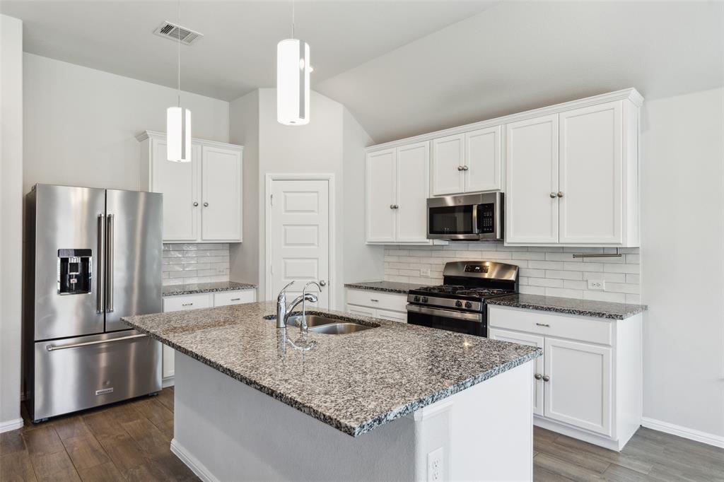 5933 Rostherne Drive Aubrey, TX 76227 - Photo 7 of 35