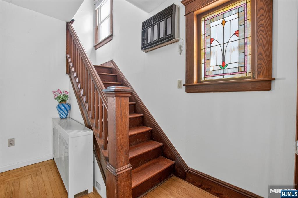 489 Maple Avenue Teaneck, NJ 07666 - Photo 3 of 14
