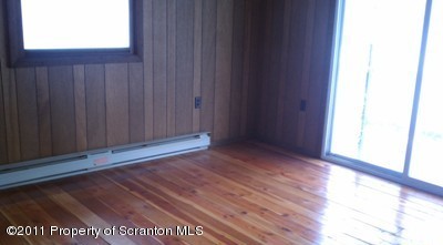 425 Osprey Circle Bushkill, PA 18324 - Photo 8 of 10 Gallery Image 8