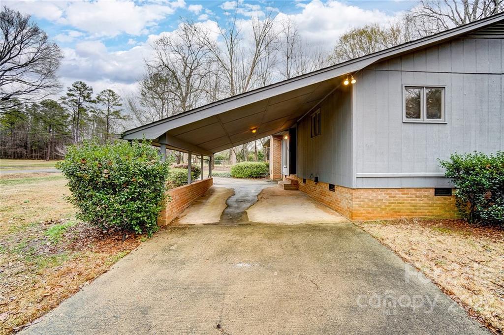 1045 Woodward Road Rock Hill, SC 29732 - Photo 3 of 28 Gallery Image 3