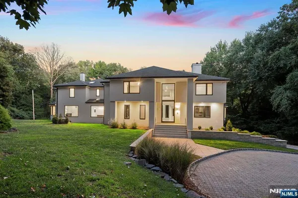 $3,499,000 | 1 Lambs Lane, Cresskill, NJ 07626