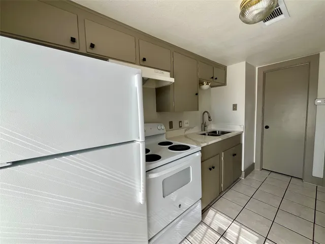 $1,200 | 1042 West Village Court, Unit C, Pasadena, TX 77506