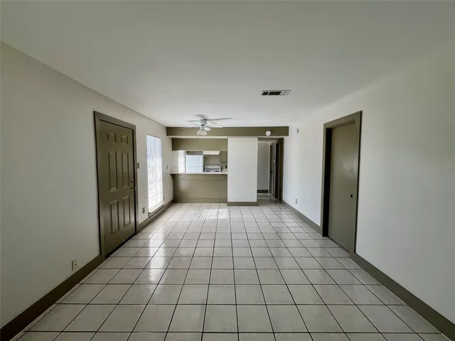 $1,200 | 1042 West Village Court, Unit C, Pasadena, TX 77506