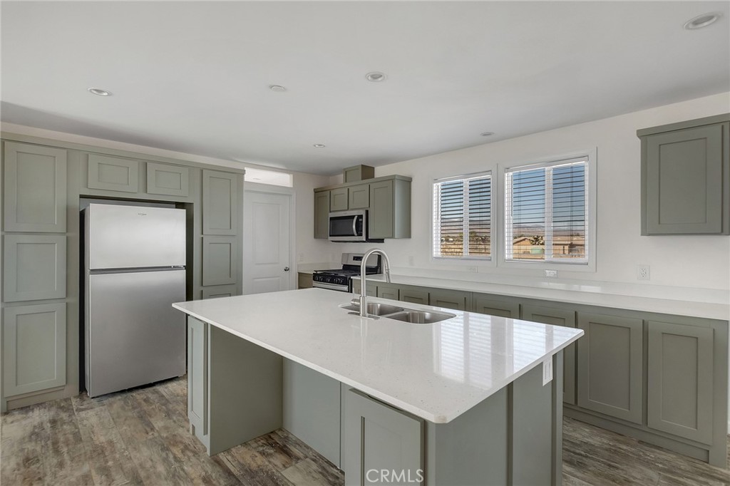 11824 Azure View Road Pinon Hills, CA 92372 - Photo 2 of 38 Gallery Image 2