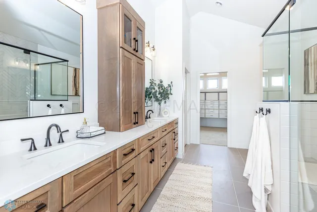 $872,900 | 5764 31st Street South, Fargo, ND 58104