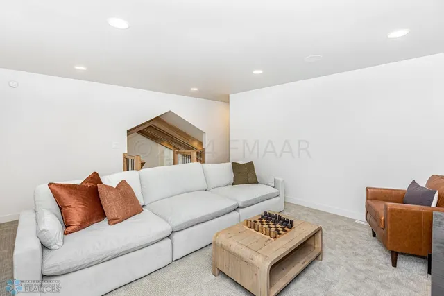 $872,900 | 5764 31st Street South, Fargo, ND 58104