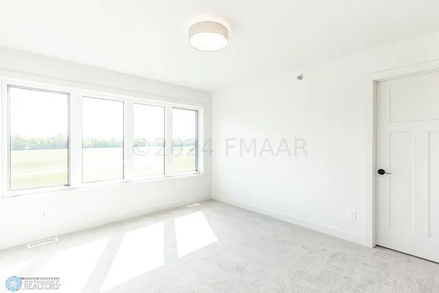 $872,900 | 5764 31st Street South, Fargo, ND 58104