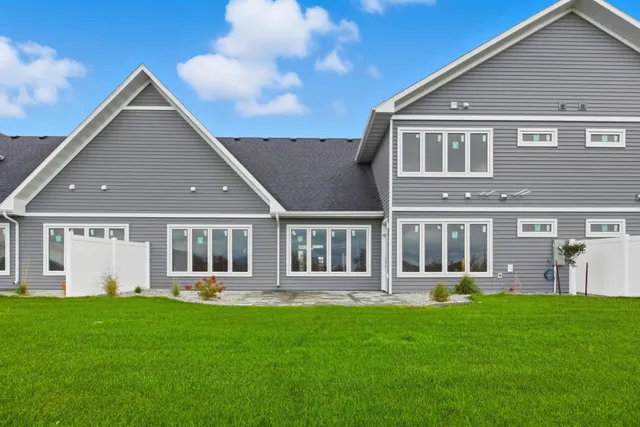 $872,900 | 5764 31st Street South, Fargo, ND 58104