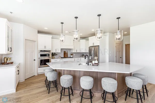 $872,900 | 5764 31st Street South, Fargo, ND 58104