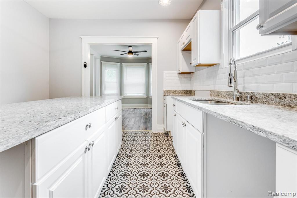 8062 Ruedisale Court Detroit, MI 48214 - Photo 14 of 28