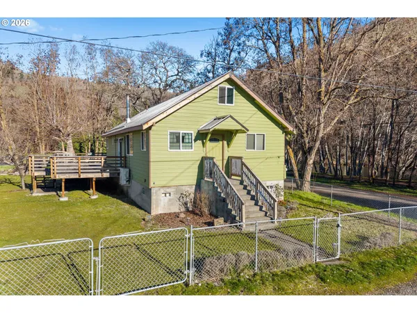 $319,000 | 123 1st Street, Klickitat, WA 98628