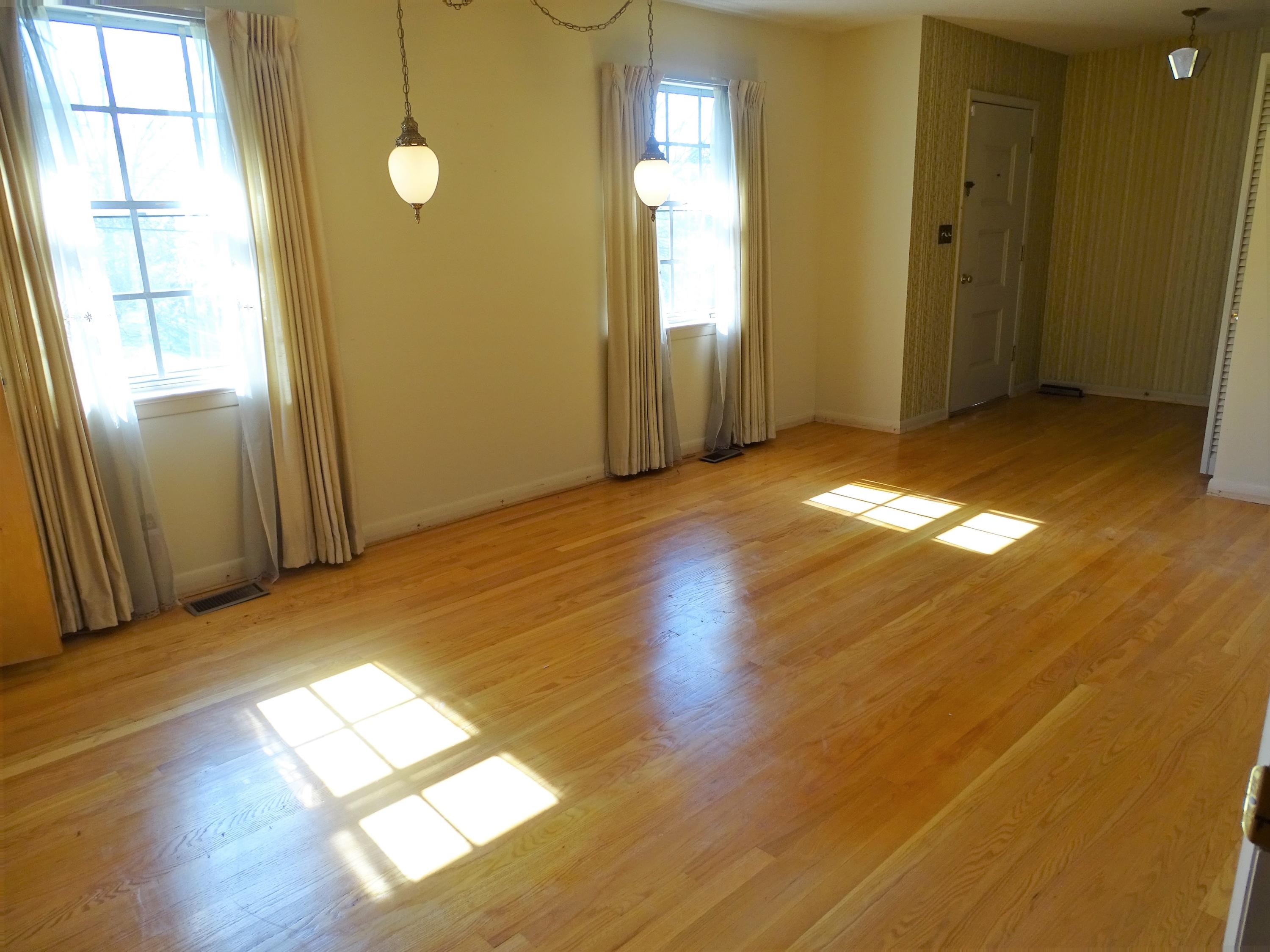 1919 Julian Ridge Road Chattanooga, TN 37421 - Photo 8 of 26 Living room
