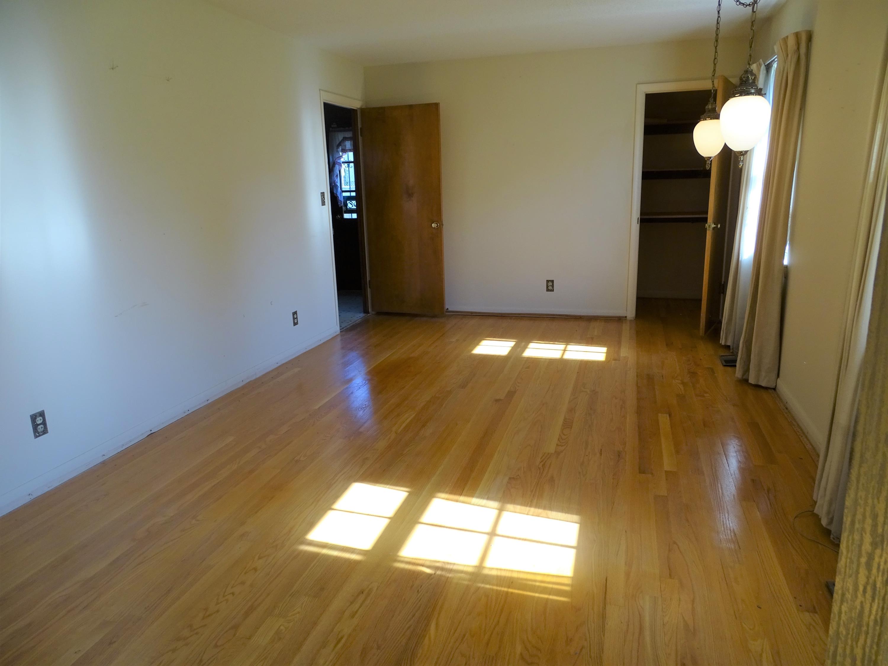 1919 Julian Ridge Road Chattanooga, TN 37421 - Photo 9 of 26 Living room
