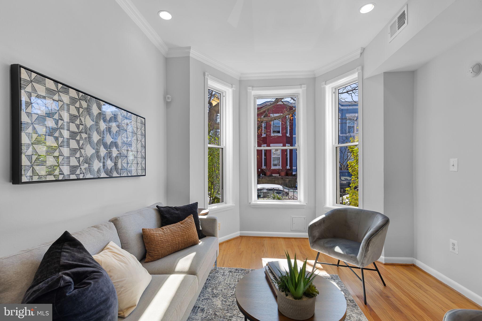 1368 Emerald St Northeast  