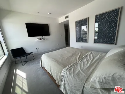 $6,500 | 932 North Alfred Street, Unit PH1, Los Angeles, CA 90069