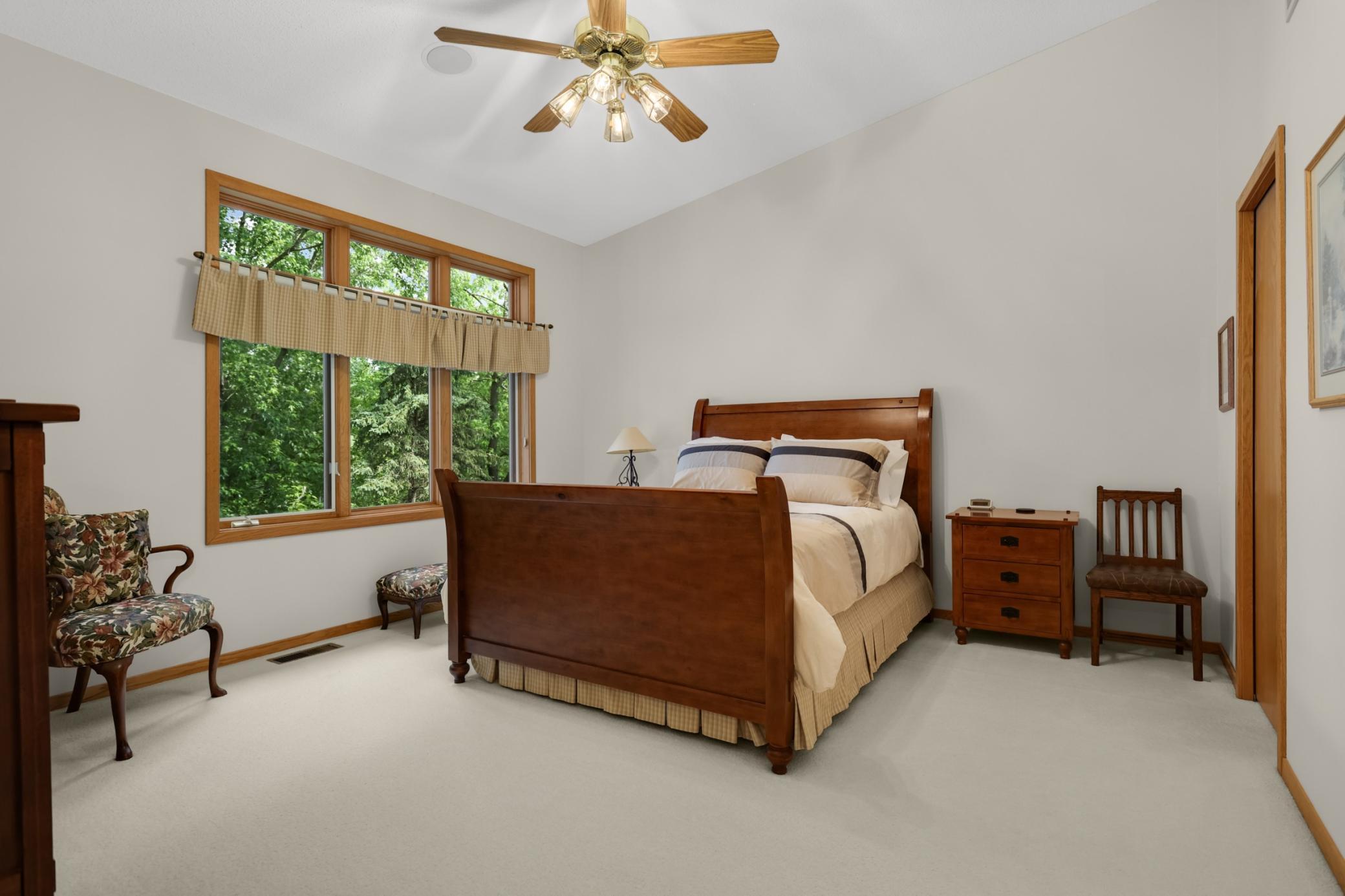7081 Crowne Oak Road Eden Prairie, MN 55344 - Photo 18 of 36