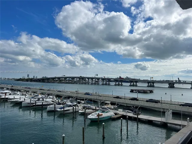 $2,200 | 555 Northeast 15th Street, Unit 411, Miami, FL 33132