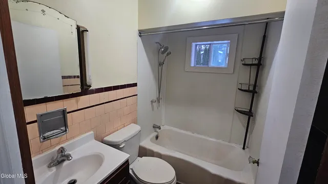 $199,000 | 77 Chapel Place, Amsterdam, NY 12010