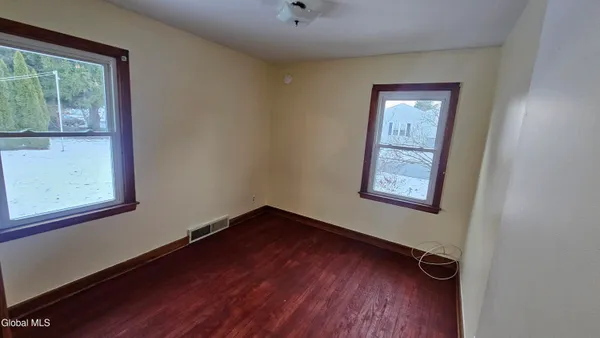 $192,500 | 77 Chapel Place, Amsterdam, NY 12010