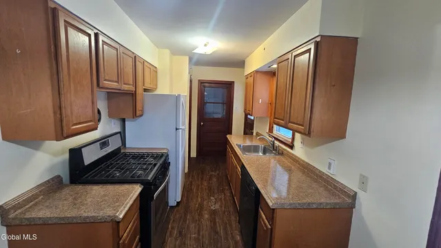 $199,000 | 77 Chapel Place, Amsterdam, NY 12010