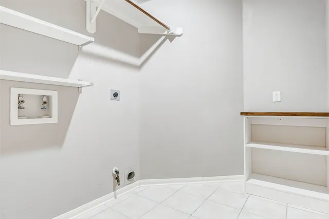 a view of utility room