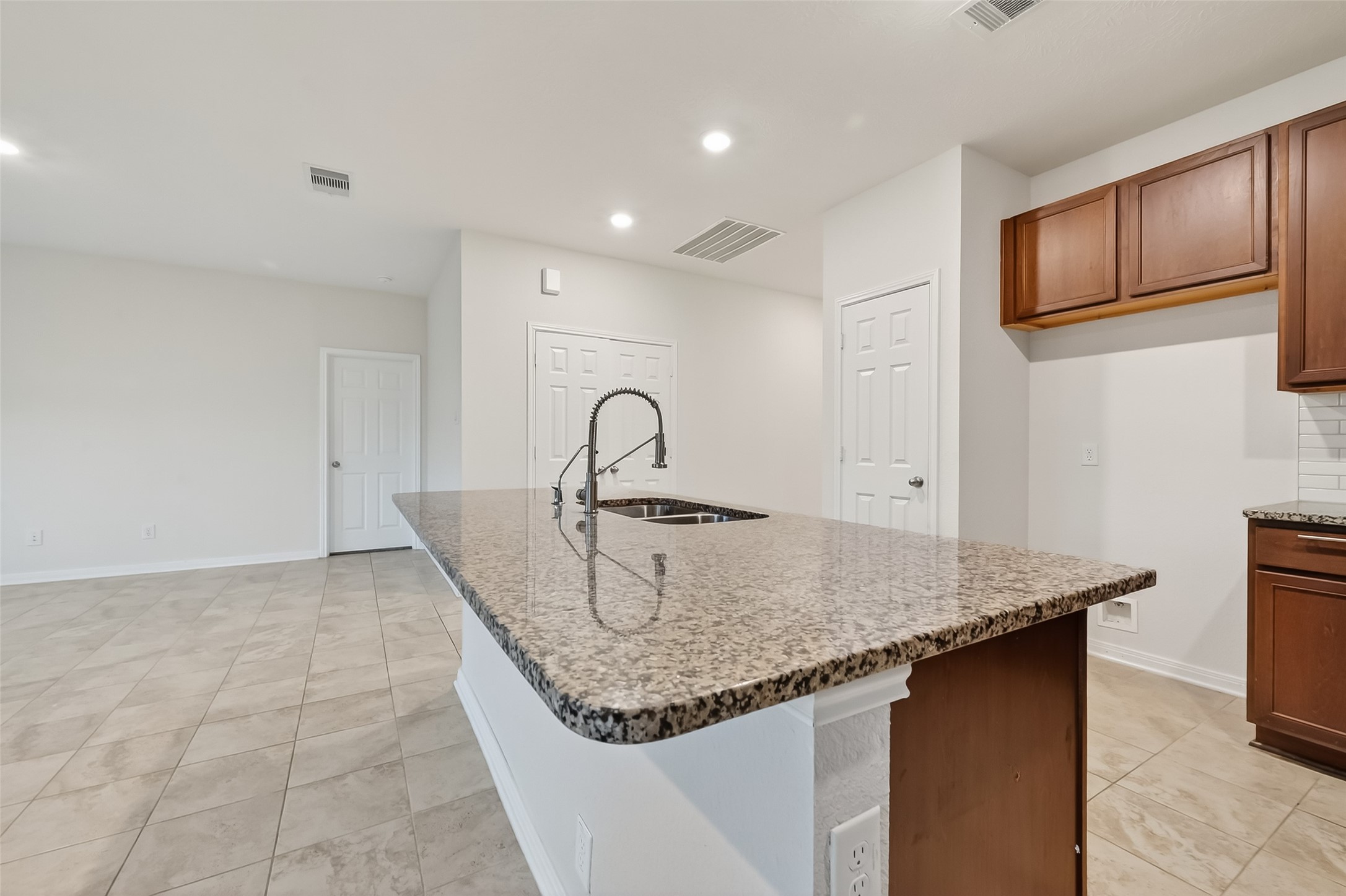 5907 Osprey Drive Rosenberg, TX 77469 - Photo 10 of 36 a view of a kitchen counter space