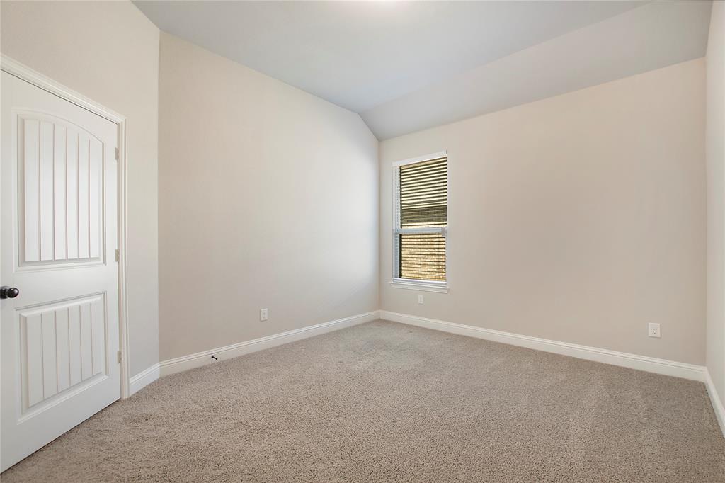 2811 Diamond Ridge Drive Arlington, TX 76001 - Photo 17 of 35 an empty room with windows