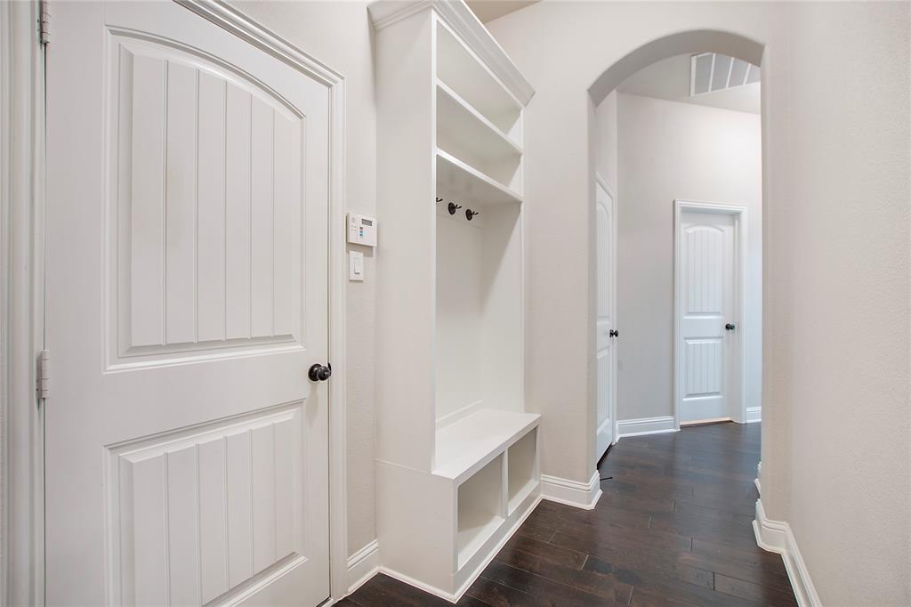 2811 Diamond Ridge Drive Arlington, TX 76001 - Photo 6 of 35 a view of an entryway with wooden floor