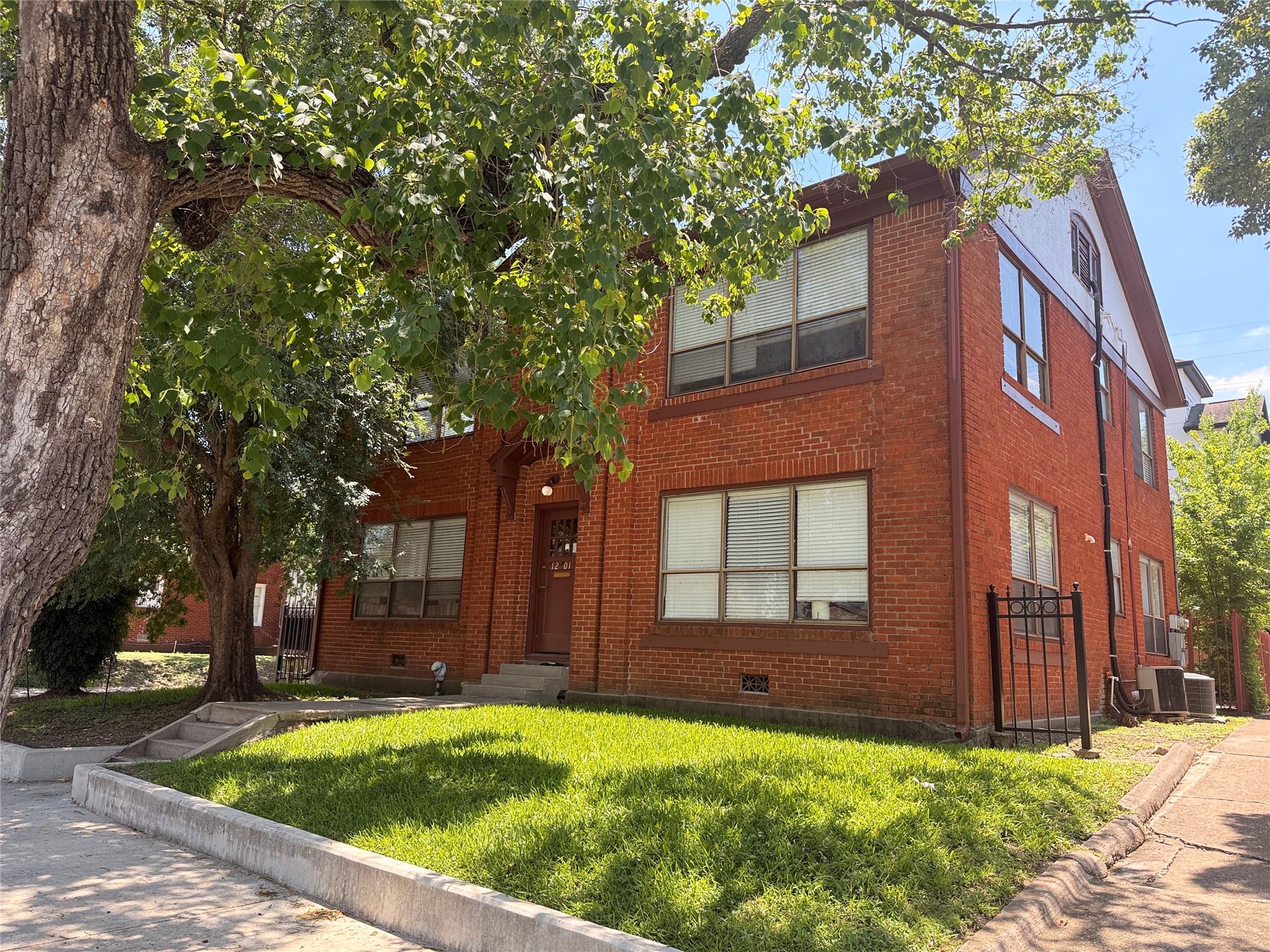 1201 West Gray Street, Unit 3 Houston, TX 77019 - Photo 11 of 11 4-sided brick construction located on the corner of W Gray & Van Buren St