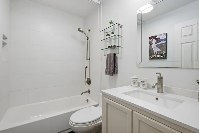 $1,249,000 | 12085 Eastglen Street, San Diego, CA 92131