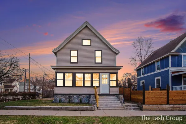 $325,000 | 700 Union Avenue Southeast, Grand Rapids, MI 49503