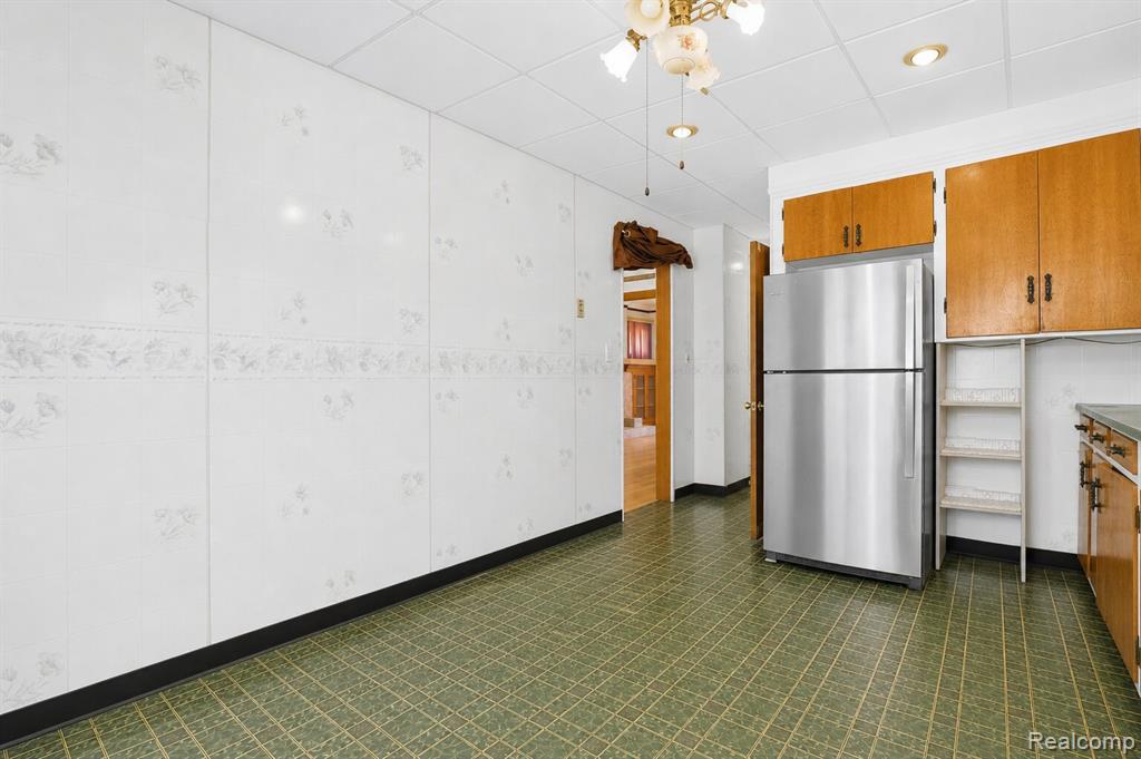 5003 Maple Street Dearborn, MI 48126 - Photo 13 of 41