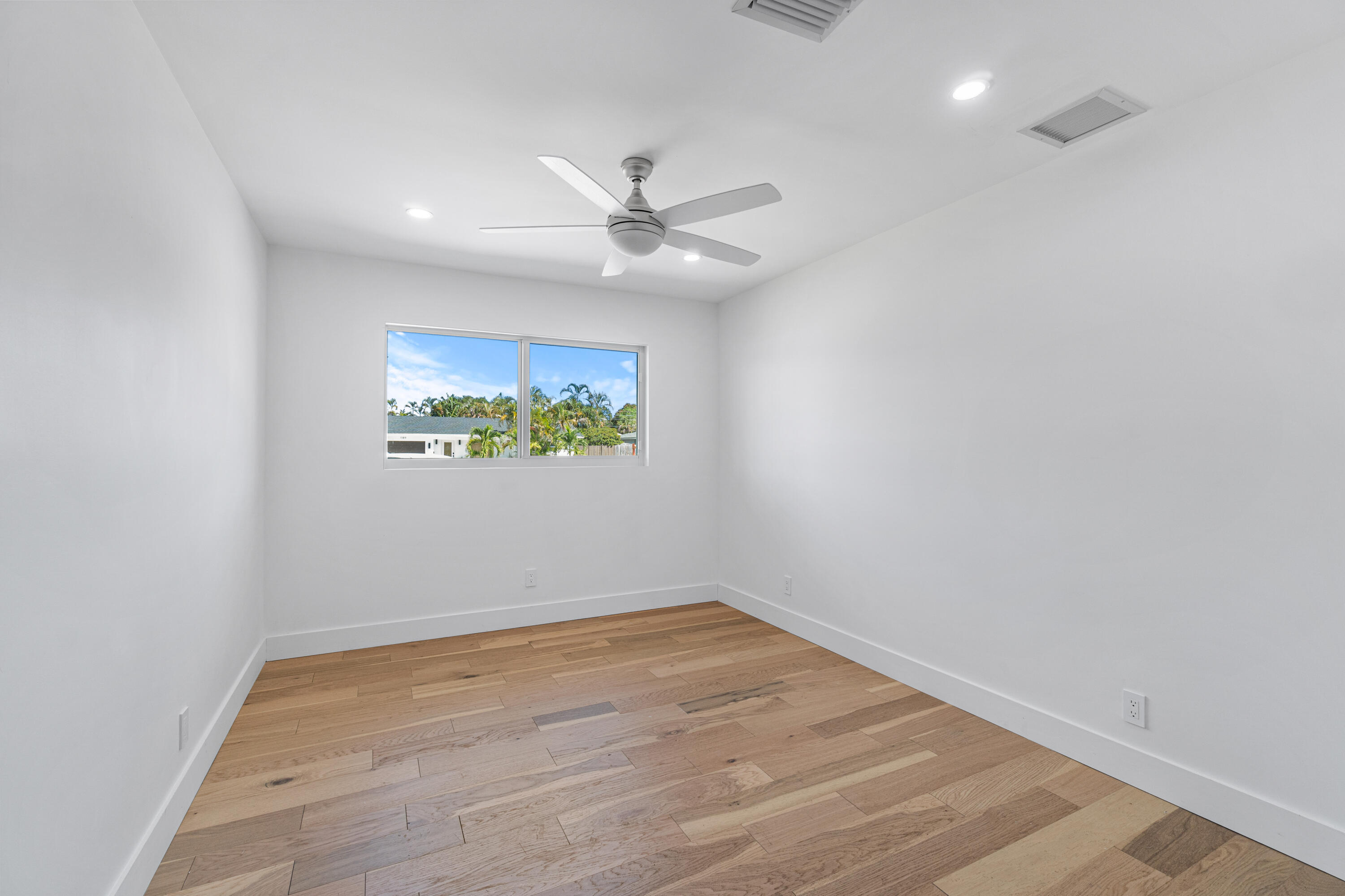 1188 West Camino Boca Raton, FL 33486 - Photo 17 of 25 017-1188WestCaminoReal-BocaRaton-FL-3348