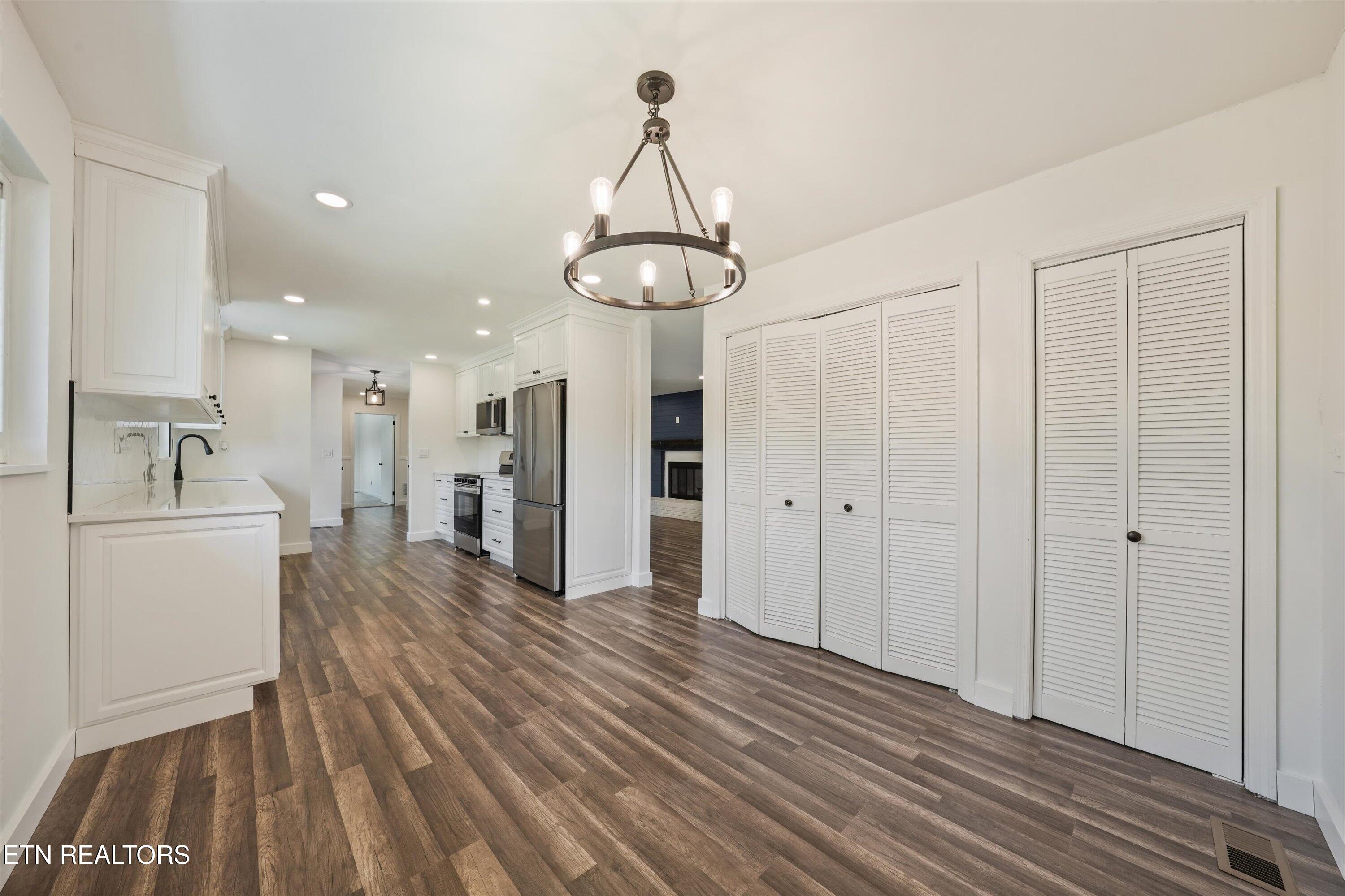 2572 Sevierville Road Maryville, TN 37804 - Photo 15 of 42 Dining Room