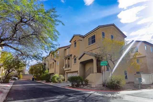 $1,850 | 10331 Ladybug Bend Street, Las Vegas, NV 89183