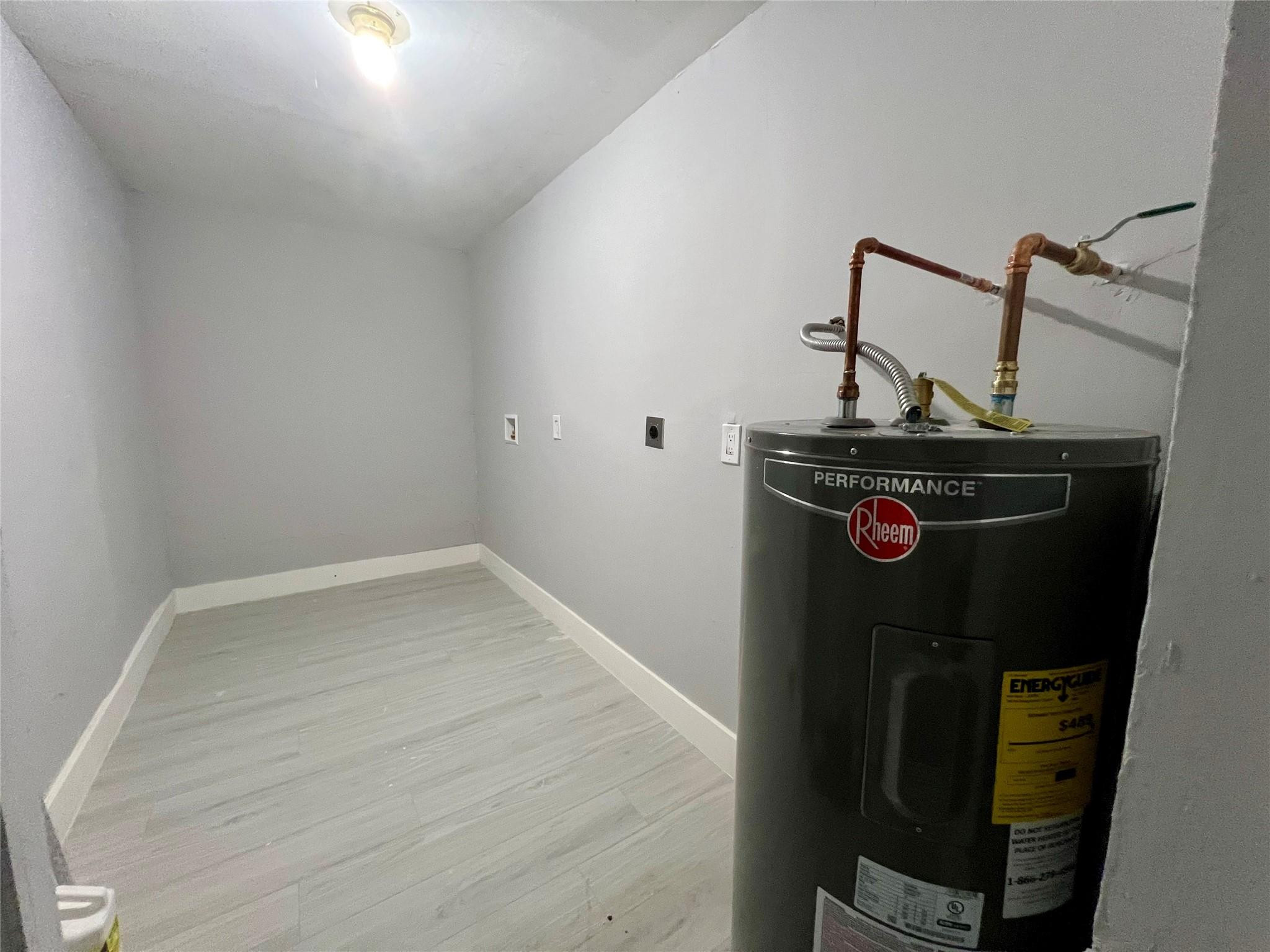 560 Ridgewood Lane Plantation, FL 33317 - Photo 13 of 24 Photo 13
