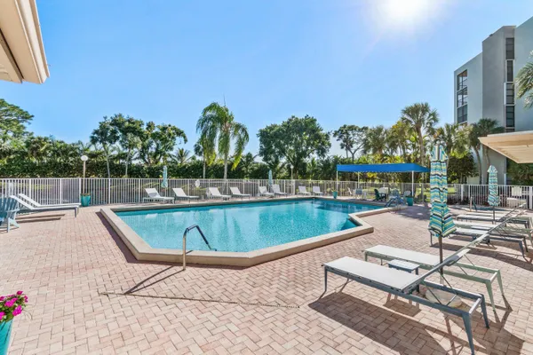 $2,650 | 6662 Boca Del Mar Drive, Unit 715, Boca Raton, FL 33433
