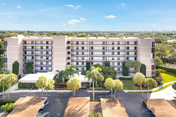 $2,650 | 6662 Boca Del Mar Drive, Unit 715, Boca Raton, FL 33433