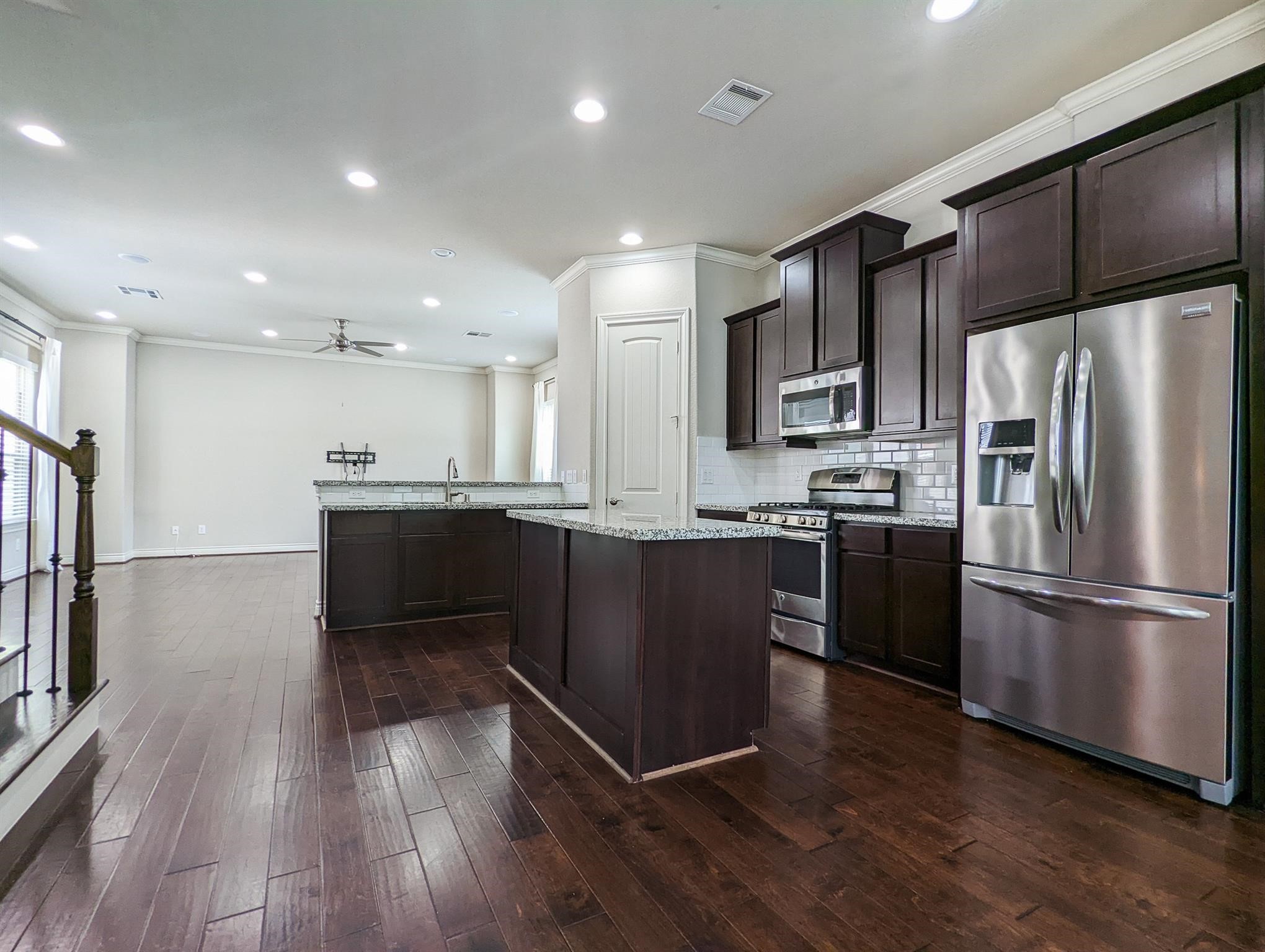 5323 Kiam Street Houston, TX 77007 - Photo 2 of 28